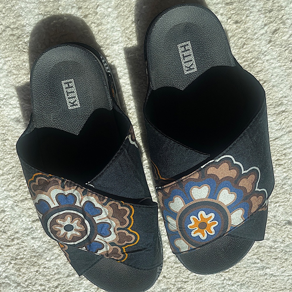 Kith Paisley Crossover Slides
